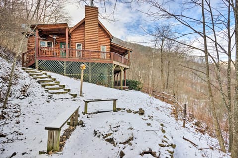 Waynesville Escape - Mtn Cabin Above the Clouds! House in Ivy Hill