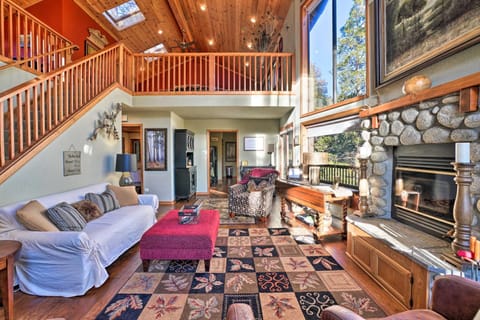 Cozy Idyllwild Cabin with Decks - Steps from Hiking! Cabin in Idyllwild-Pine Cove