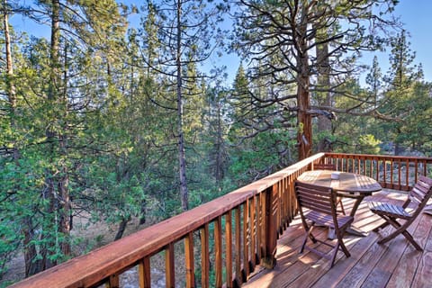 Cozy Idyllwild Cabin with Decks - Steps from Hiking! Cabin in Idyllwild-Pine Cove