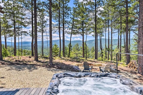 Custom Mountain Home Views, Hot Tub and Fire Pit! House in Angel Fire