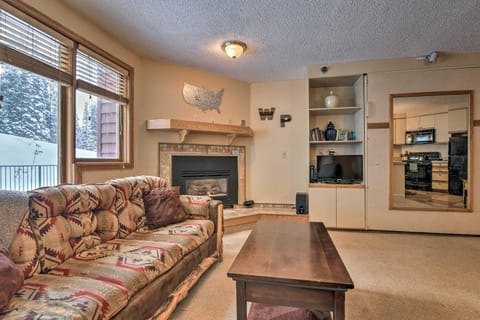 Ski-InandSki-Out Winter Park Condo with Hot Tub Access Apartment in Winter Park