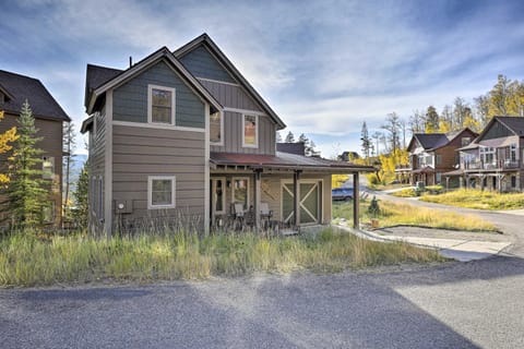 Winter Park Area Cabin, Hot Tub and Mountain Views! House in Fraser