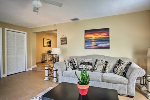 Ft Lauderdale Townhome on Canal - 3 Mi to Beach! House in Dania Beach