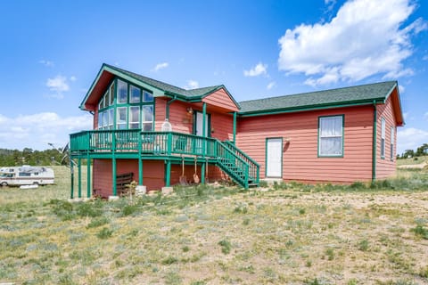 Como Retreat with Mountain Views Near Hiking Trails House in Park County