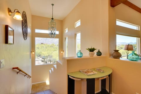 Updated Tucson Home with Panoramic Mtn Views and Pool! Haus in Catalina Foothills