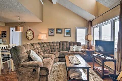 Walk to Ski Lift from Mtn-View Granby Ranch Condo! Eigentumswohnung in Granby