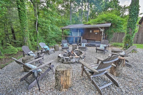 Luxury Pearcy Cabin with 5 Private Acres and Hot Tub! House in Garland County