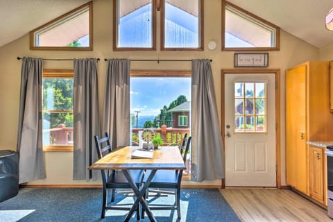 Cantrell Cottage Cozy Getaway with Smoky Mtn Views Copropriété in Laurel Park