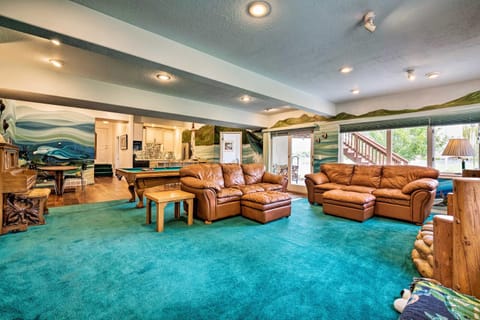 Under the Sea and Ski Apt with View, 7 Mi to Dwtn Condominio in Holladay