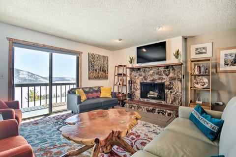 Updated Mtn Condo with Views and Deck Less Than 1 Mi to Lake! Condo in Grand Lake