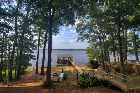 Waterfront House on Toledo Bend with Private Dock! Casa in Toledo Bend Reservoir