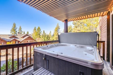 Lake Tahoe Home with Hot Tub 10 Mi to Palisades Ski House in Dollar Point