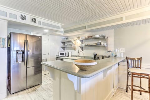 Oceanfront PCB Condo with Beach Access and 2 Pools Copropriété in Sunnyside