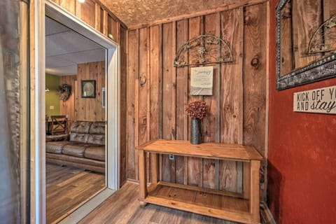 Rustic Clint Eastwood Ranch Apt by Raystown Lake Casa in Raystown Lake