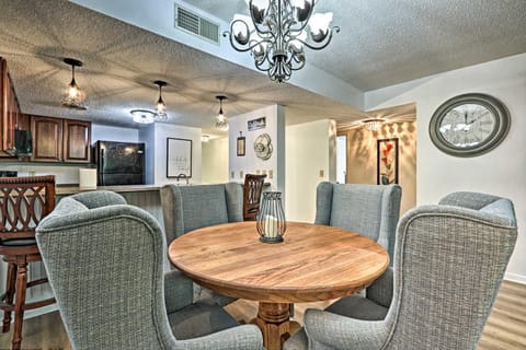 Riverside Condo 2 Miles to Smoky Mtns Ntl Park! Apartment in Townsend