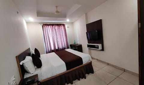 TV and multimedia, Photo of the whole room, Bedroom