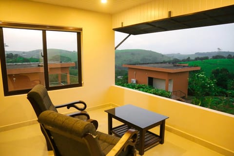 Day, Natural landscape, View (from property/room), Balcony/Terrace, Seating area, Mountain view