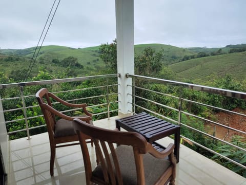 Nearby landmark, Natural landscape, Balcony/Terrace, Landmark view, Landmark view, Mountain view