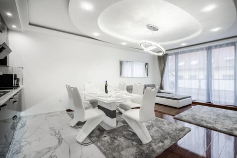Kiraly 44 Luxury Apartment Condominio in Budapest
