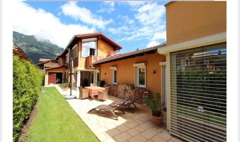Property building, Patio, Patio, Garden, Garden, Balcony/Terrace, Garden view, Garden view, Mountain view, Mountain view, Inner courtyard view