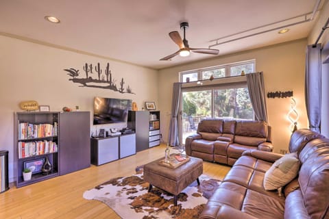 Sleek, Modern Sedona Home with Rock Views and Hot Tub! Haus in Sedona