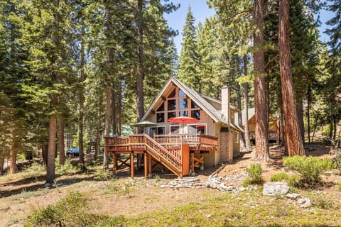 The Honey Bear Cabin Haus in Tahoe Vista