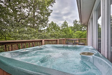 Gatlinburg House with Pool Table and Forest Views! Maison in Gatlinburg