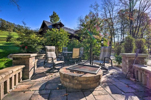 Rustic Dundee Log Cabin with Hot Tub and Forest Views! House in Ohio