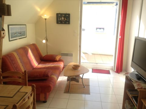 Communal lounge/ TV room, Balcony/Terrace