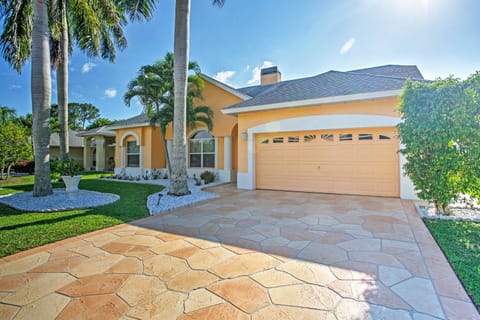 Naples Home with Pool, Extended Stays Welcome! House in Collier County