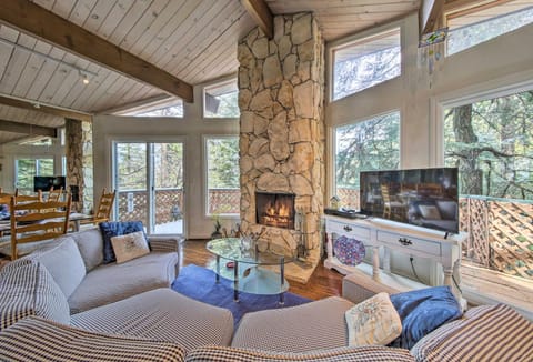 Lake Arrowhead Cabin with Deck and Scenic Forest Views House in Lake Arrowhead