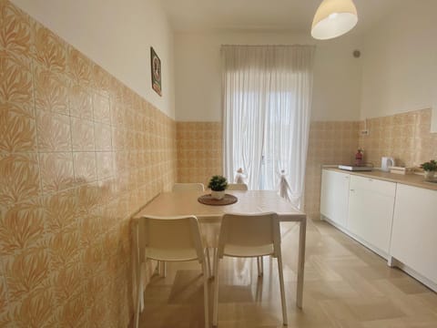 Guest House Service - Game Apartment Bed and Breakfast in Bari