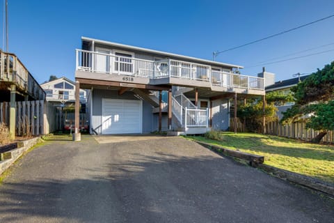 Sea Breeze House in Lincoln City