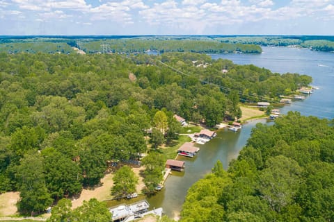 Liberty Lodge House in Lake Anna