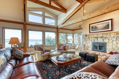 Seascape Lodge House in Whidbey Island