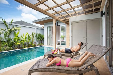 Swimming pool, sunbed