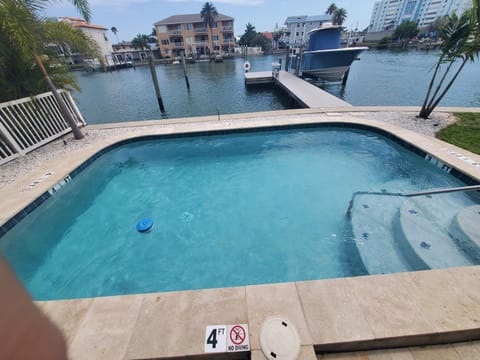 Waterfront & Pool Star5Vacations House in North Redington Beach