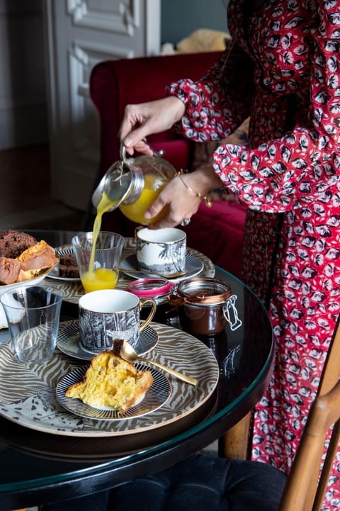 Lounge or bar, Food and drinks, Breakfast