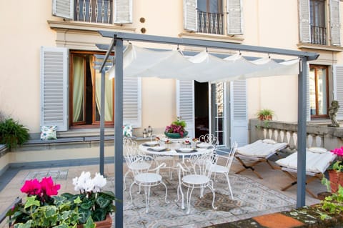 Patio, Facade/entrance, Balcony/Terrace