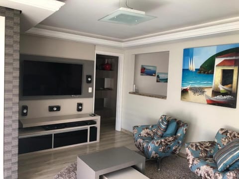 Apartamento térreo com piscina e ótima localização Apartment in Florianopolis