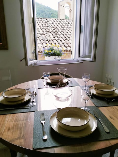 La Provence vous Attend - 2ème étage Apartment in Provence-Alpes-Côte d'Azur