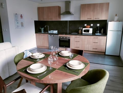 La Provence vous Attend - 2ème étage Apartment in Provence-Alpes-Côte d'Azur