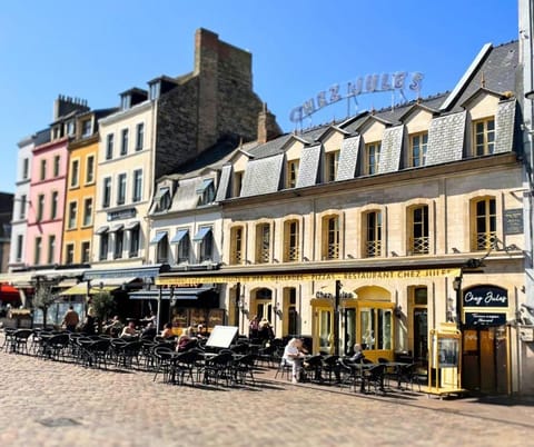 Restaurant/places to eat, Restaurant/places to eat