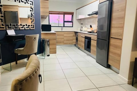 Kikuyu Waterfall - 3 Bed Luxe Apartment by Ulo Condo in Sandton