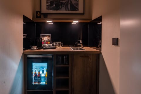 Coffee/tea facilities, Kitchen or kitchenette