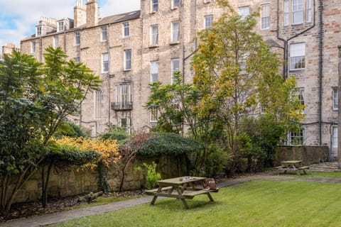 Sonder Royal Garden Apartment hotel in Edinburgh