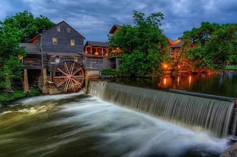 Happy Trails Free area attraction tickets!!! Haus in Pigeon Forge