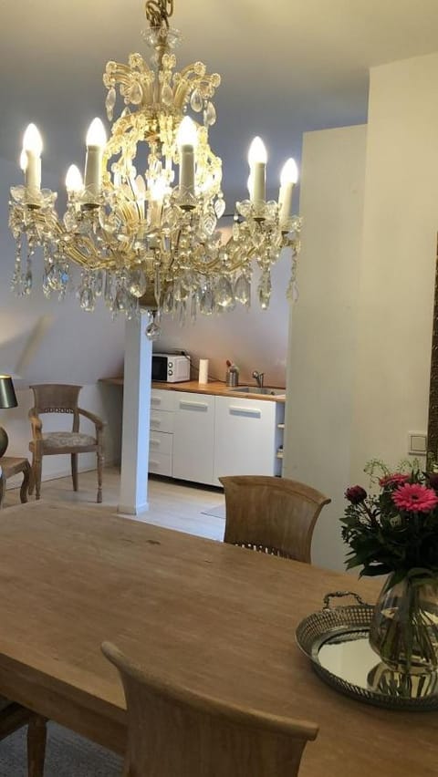 BoLA Ferienwohnung Hamburg Nr 20 DG für 4 Personen, 2 SZ, Parkplatz Apartment in Hamburg