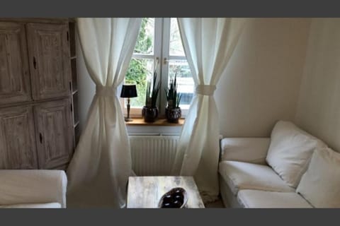 BoLA Ferienwohnung Hamburg Nr 20 DG für 4 Personen, 2 SZ, Parkplatz Apartment in Hamburg