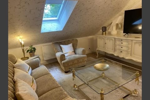 Ferienwohnung 28 am Saseler Markt 4 Schlafzimmer renoviert Apartment in Hamburg